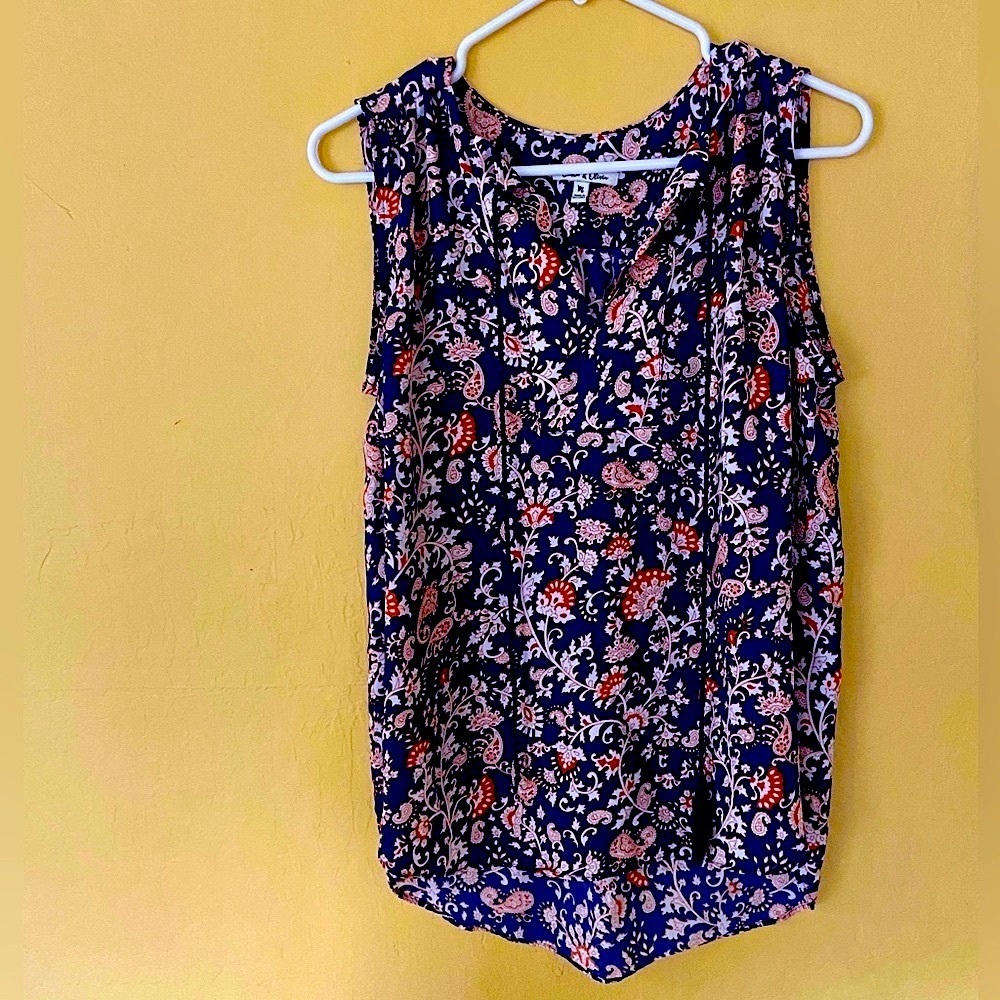 Emma & Olivia Blue Floral top sleeveless M